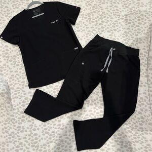 FIGS scrubs, black